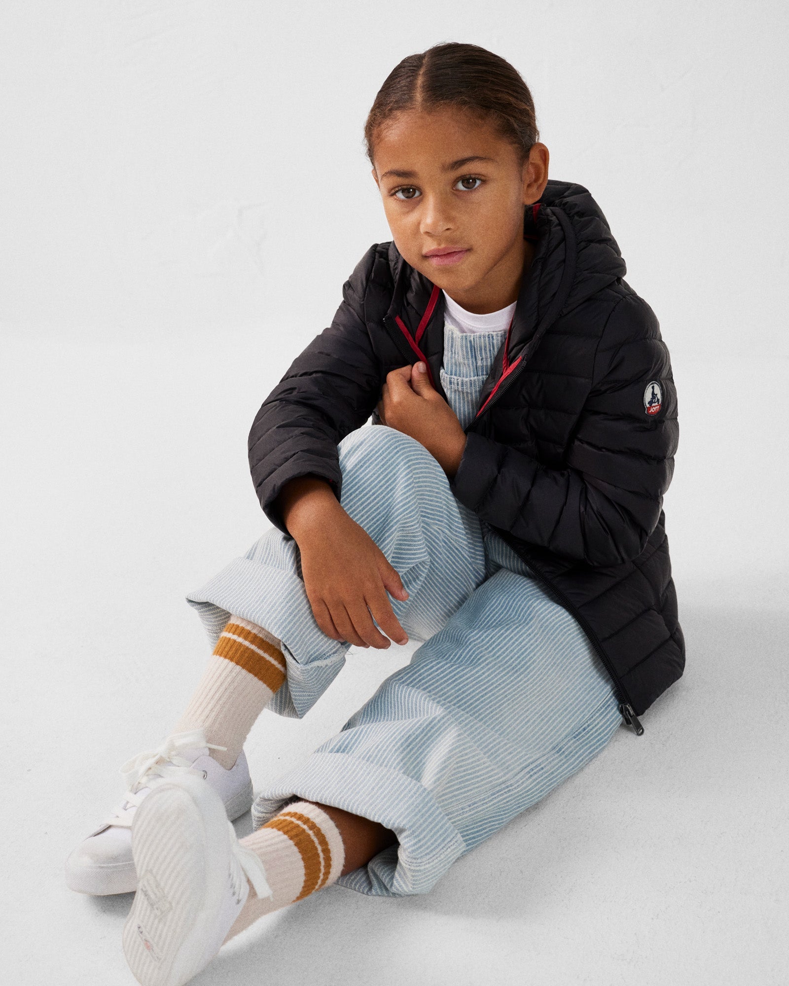 Doudoune légère à capuche enfant Noir Carla