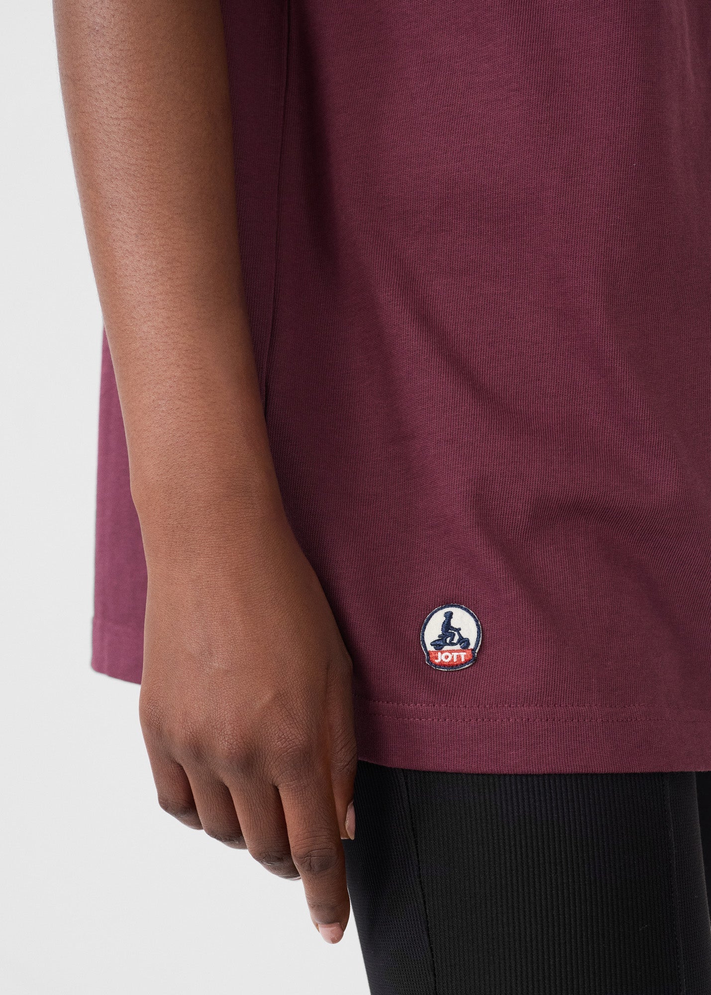 T-Shirt à col rond Cerise noire Andrea