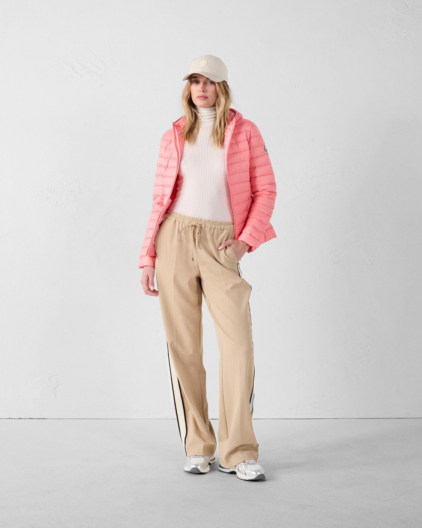 Doudoune légère à capuche Vibrant pink Cloe