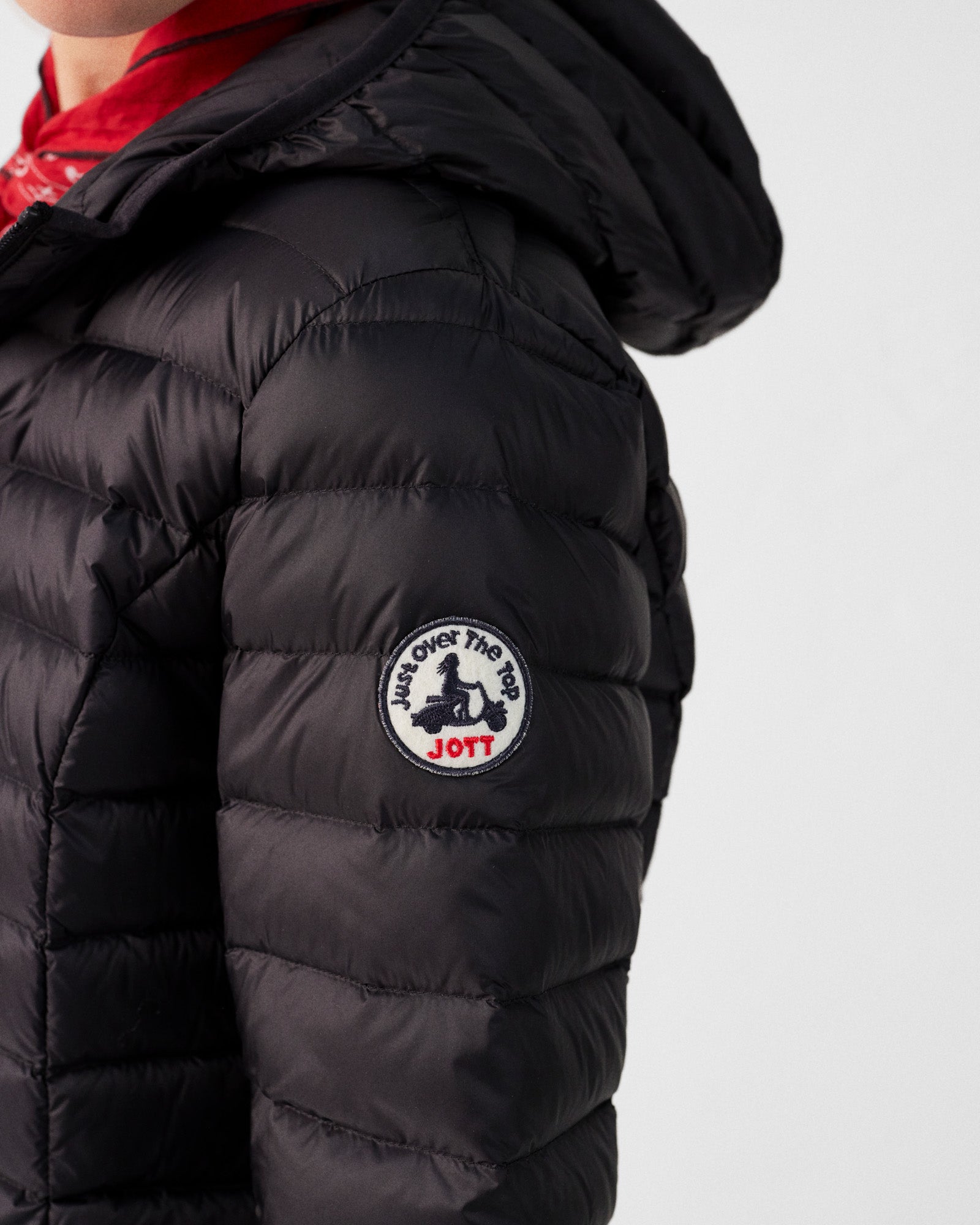 Doudoune légère à capuche Noir Cloe