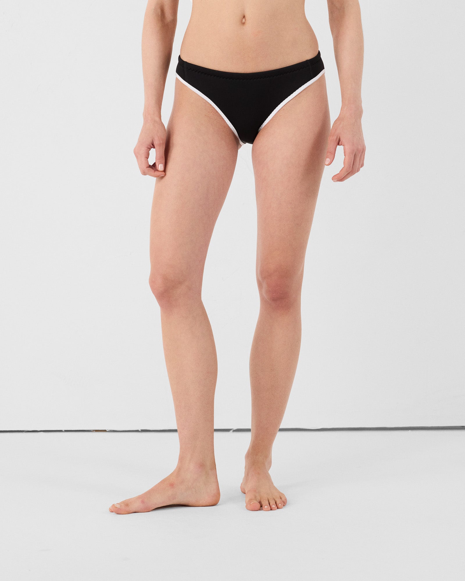 Bas de maillot de bain en néoprène Noir Jisoo bottom
