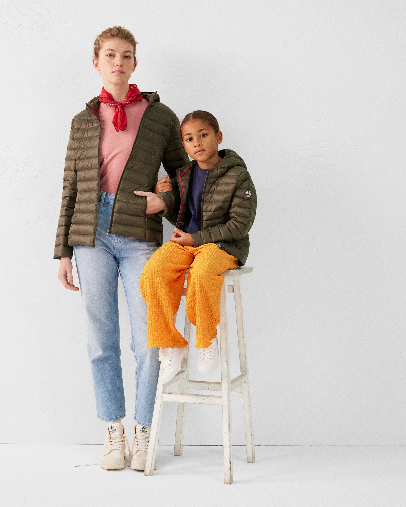 Doudoune légère à capuche enfant Army Carla