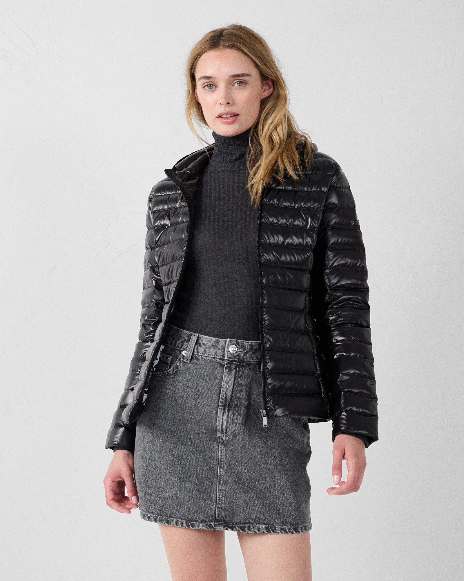 Doudoune légère à capuche Noir Cloe shiny