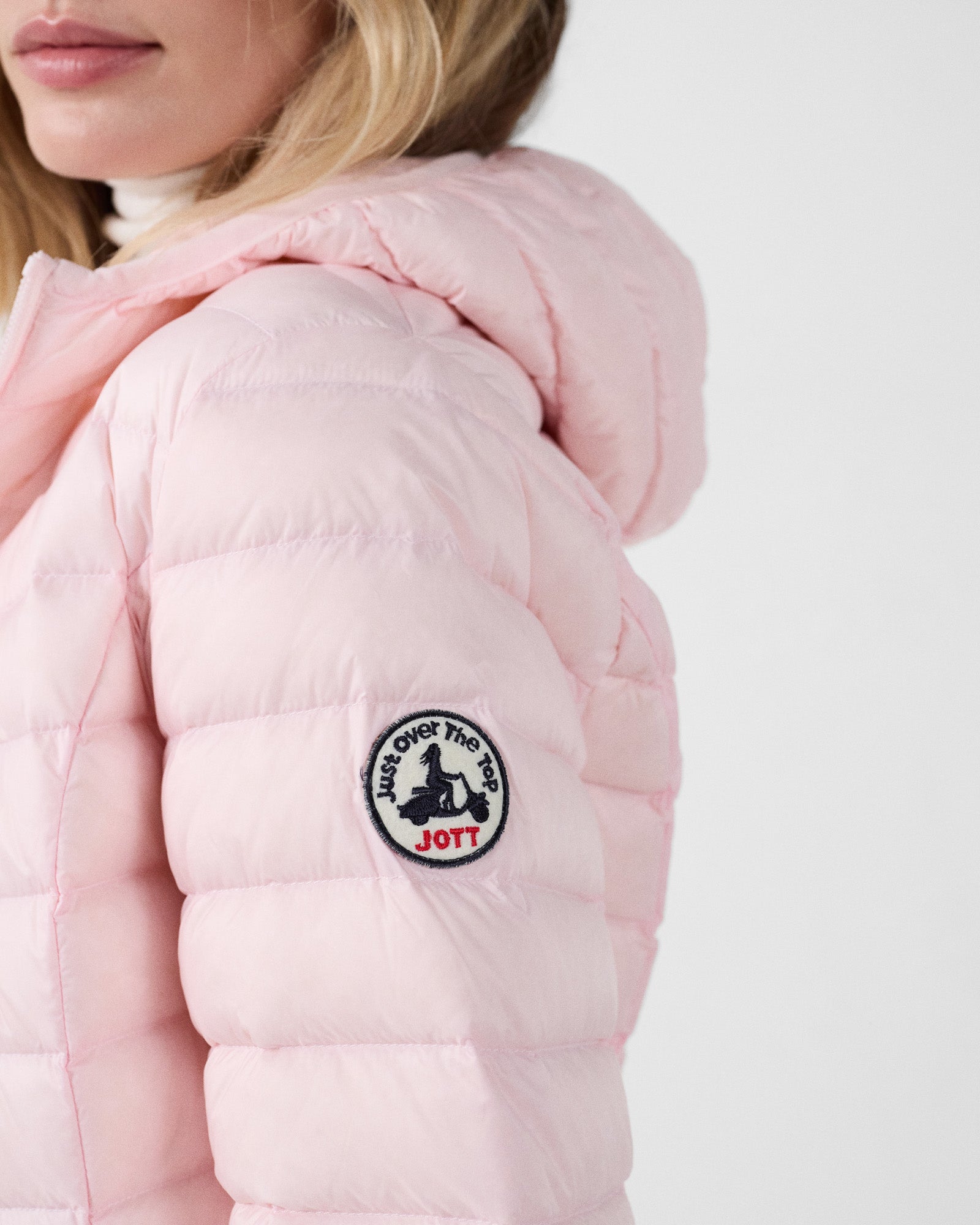 Doudoune légère à capuche Rose pétale Cloe